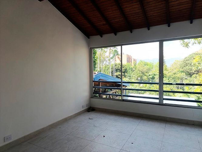 Casa de 4 alcobas en arriendo en El Poblado, Medellín, 350 m² · foto 14 de 19