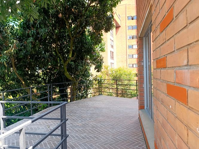 Casa de 4 alcobas en arriendo en El Poblado, Medellín, 350 m² · foto 18 de 19