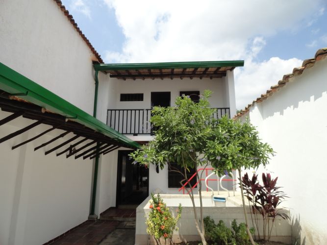 Casa de 7 alcobas en venta en Centro, Girón, 450 m² · foto 6 de 24