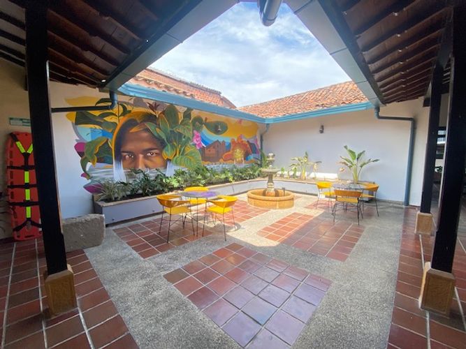 Casa de 7 alcobas en venta en Centro, Girón, 450 m² · foto 19 de 24