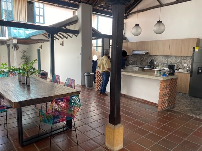 Casa de 7 alcobas en venta en Centro, Girón, 450 m² · foto 21 de 24