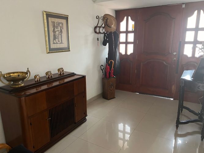 Casa de 4 alcobas en venta en Alhambra, Bogotá, 250 m² · foto 7 de 16