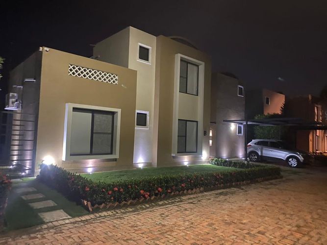 Casa de 4 alcobas en arriendo en Ricaurte, 242 m² · foto 4 de 14