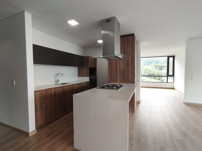 Apartamento de 3 alcobas en arriendo en Las Palmas, Medellín, 140 m² · foto 5 de 14