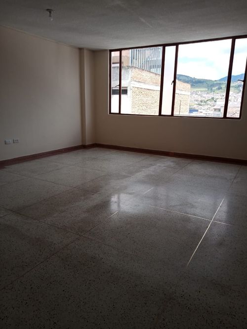 Edificio en arriendo en Bombona, Pasto, 1092 m² · foto 8 de 24