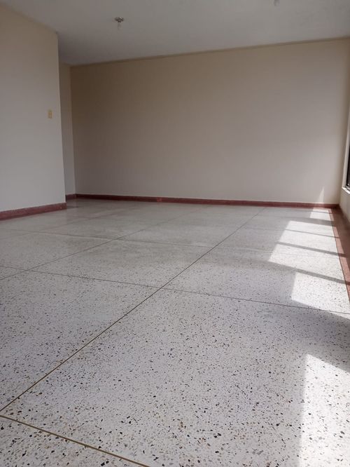 Edificio en arriendo en Bombona, Pasto, 1092 m² · foto 17 de 24
