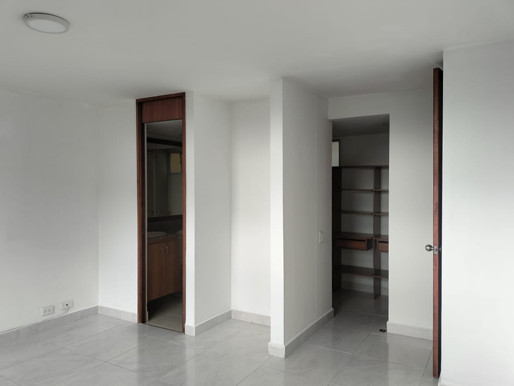 Apartamento en venta en El Poblado, Medellín · foto 9 de 18