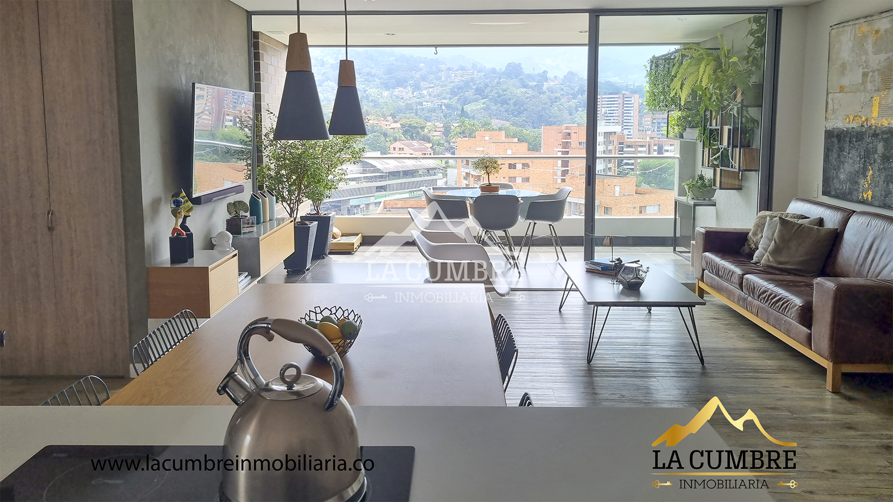 Apartamento en venta en Loma Del Esmeraldal, Envigado · foto 2 de 11