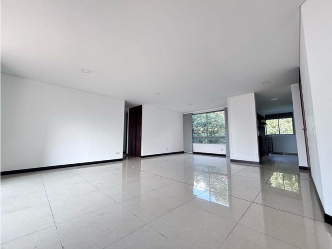 Apartamento de 2 alcobas en arriendo en Noel, Medellín, 100 m² · foto 3 de 17