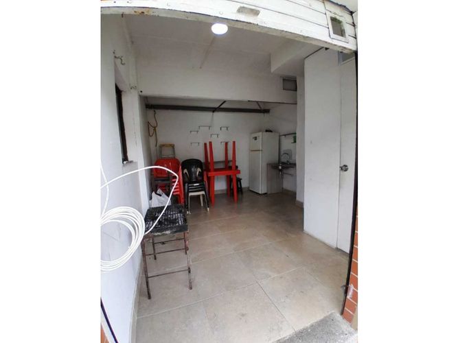 Local en arriendo en Caicedo, Medellín, 40 m² · foto 2 de 12