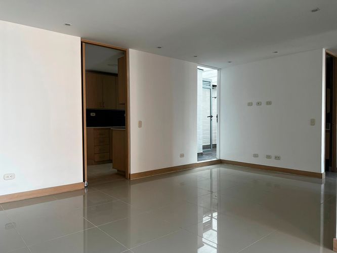 Apartamento de 3 alcobas en arriendo en Camino Verde, Envigado, 90 m² · foto 2 de 16