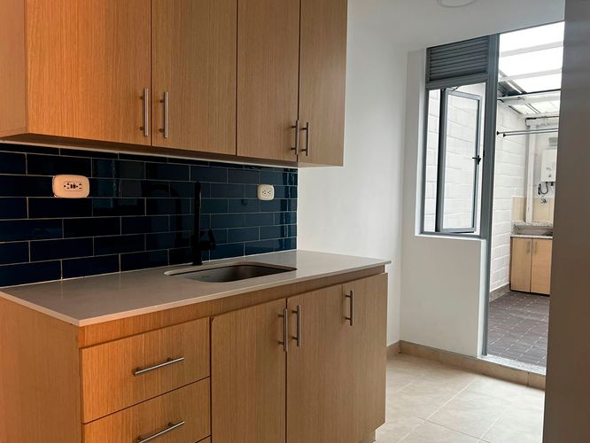Apartamento de 3 alcobas en arriendo en Camino Verde, Envigado, 90 m² · foto 7 de 16