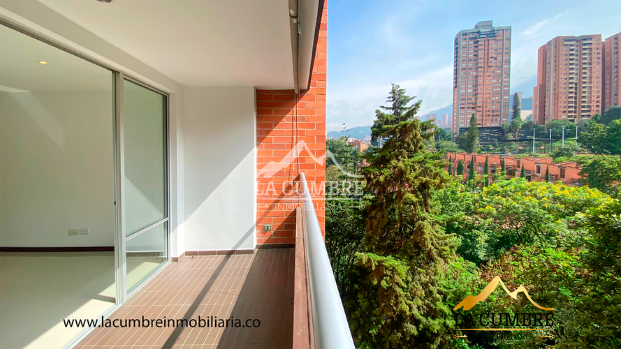 Apartamento de 3 alcobas en arriendo en Los Balsos, Medellín, 130 m² · foto 5 de 11