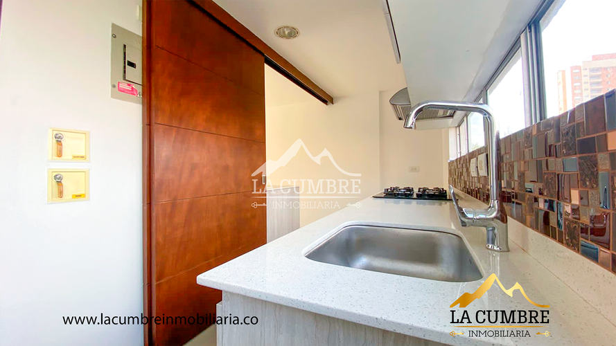 Apartamento de 3 alcobas en arriendo en Los Balsos, Medellín, 130 m² · foto 6 de 11