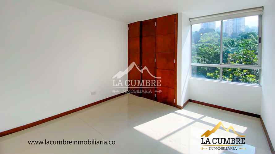 Apartamento de 3 alcobas en arriendo en Los Balsos, Medellín, 130 m² · foto 7 de 11