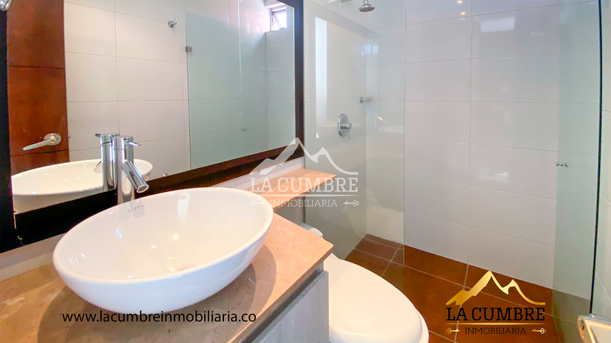 Apartamento de 3 alcobas en arriendo en Los Balsos, Medellín, 130 m² · foto 8 de 11