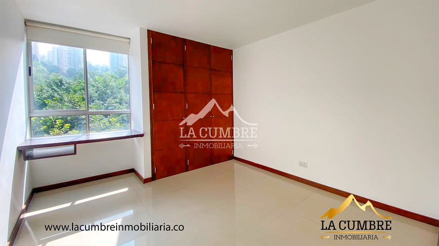 Apartamento de 3 alcobas en arriendo en Los Balsos, Medellín, 130 m² · foto 10 de 11
