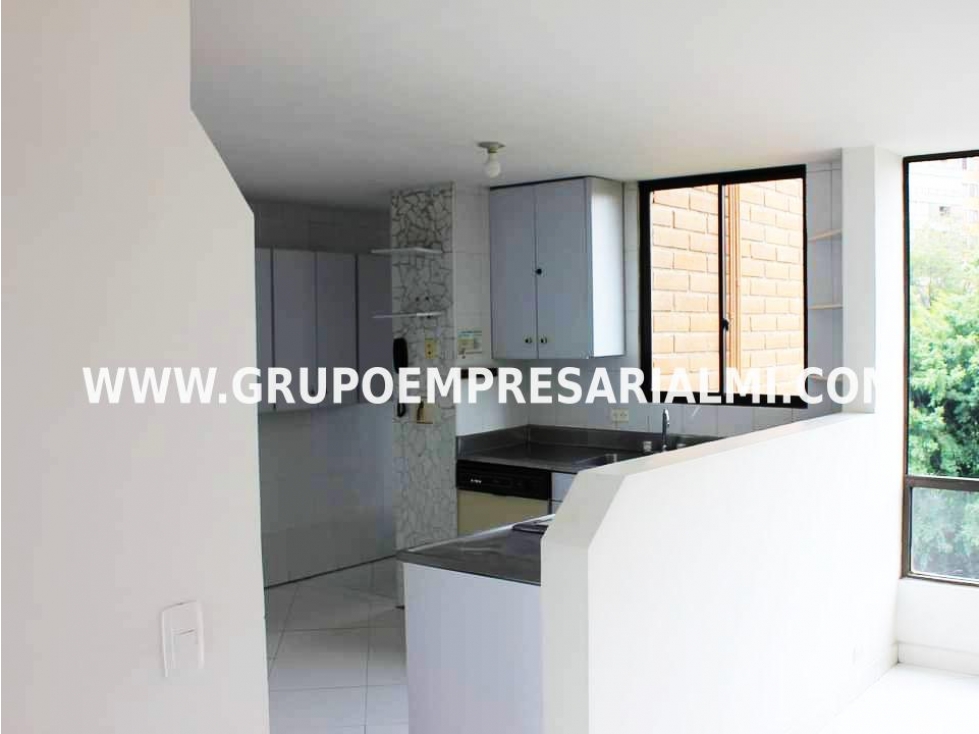 Apartment for sale in El Poblado, Medellín 4