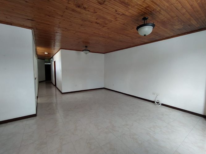 Apartamento de 4 alcobas en venta en Santander, Pereira, 144 m² · foto 3 de 11