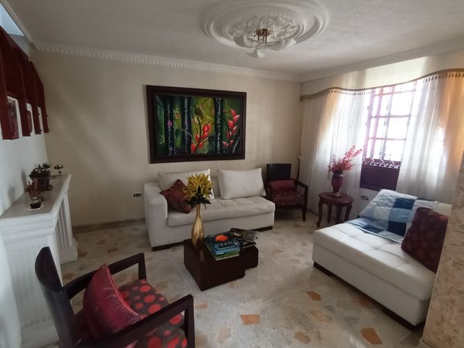 Casa de 4 alcobas en venta en Terrazas, Bucaramanga, 346 m² · foto 8 de 19