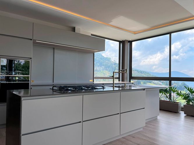 Casa de 3 alcobas en venta en Loma Del Chocho, Envigado, 611 m² · foto 6 de 20