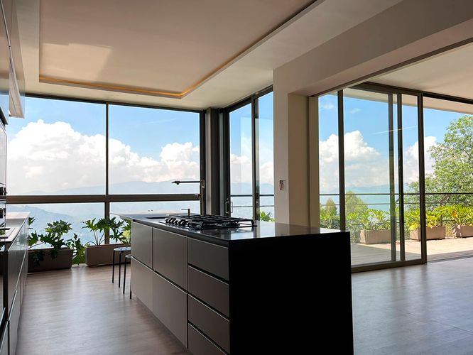 Casa de 3 alcobas en venta en Loma Del Chocho, Envigado, 611 m² · foto 7 de 20