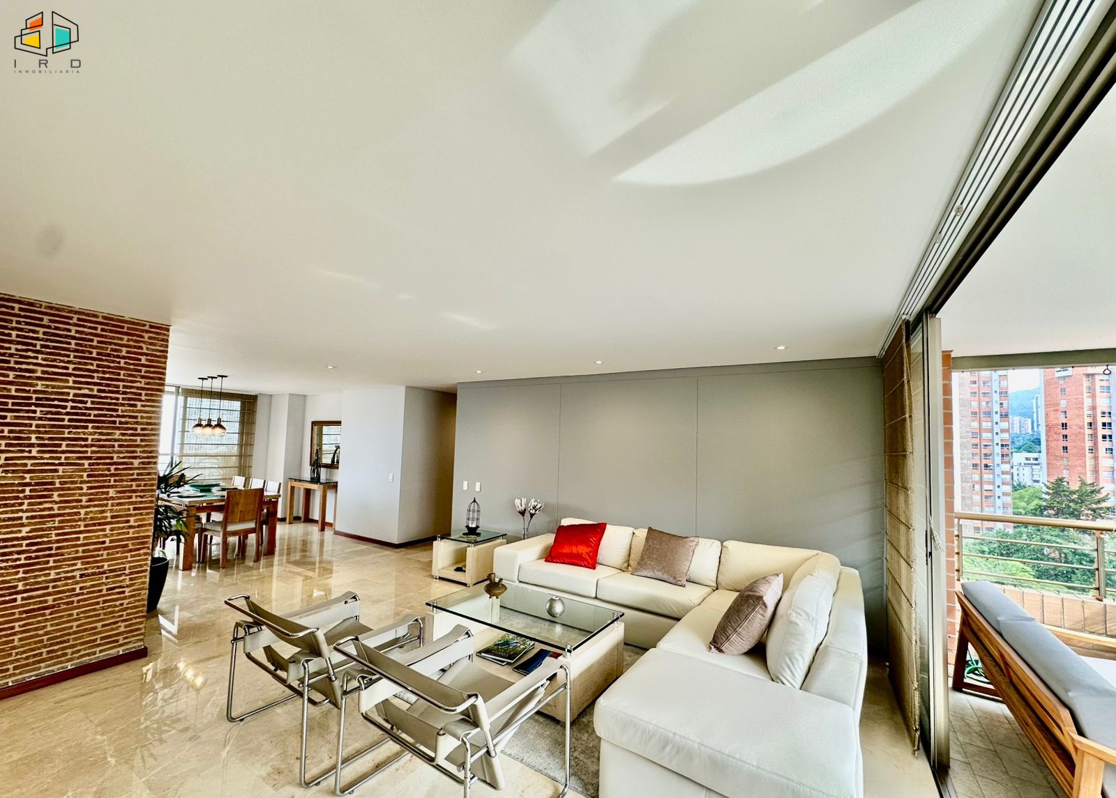Apartamento en arriendo en El Tesoro, Medellín · foto 2 de 24