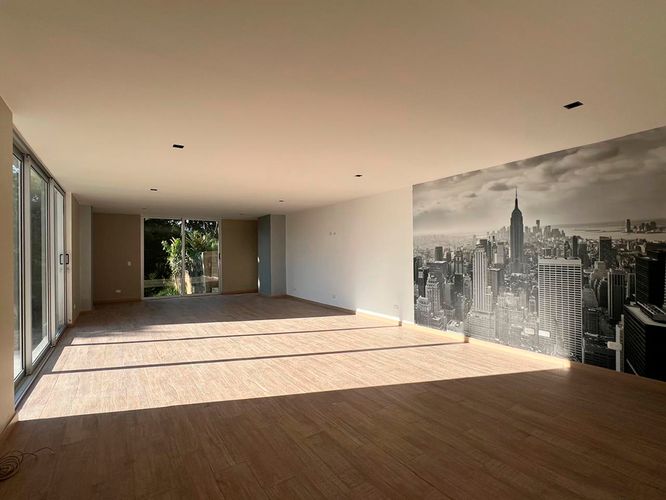 Casa de 3 alcobas en venta en El Poblado, Medellín, 950 m² · foto 9 de 19