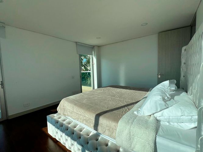 Casa de 3 alcobas en venta en El Poblado, Medellín, 950 m² · foto 12 de 19