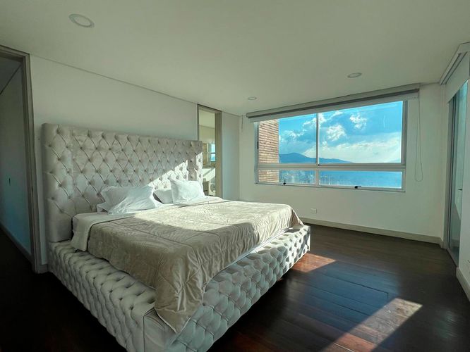 Casa de 3 alcobas en venta en El Poblado, Medellín, 950 m² · foto 13 de 19