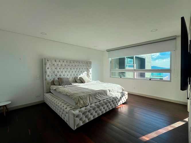 Casa de 3 alcobas en venta en El Poblado, Medellín, 950 m² · foto 14 de 19