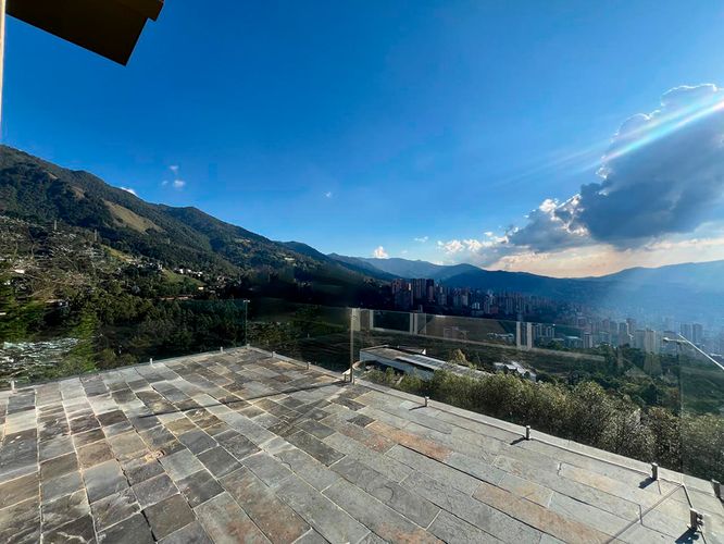 Casa de 3 alcobas en venta en El Poblado, Medellín, 950 m² · foto 19 de 19