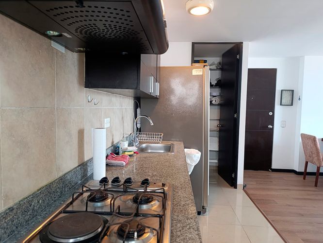 Apartamento de 3 alcobas en arriendo en El Poblado, Medellín, 76 m² · foto 9 de 18