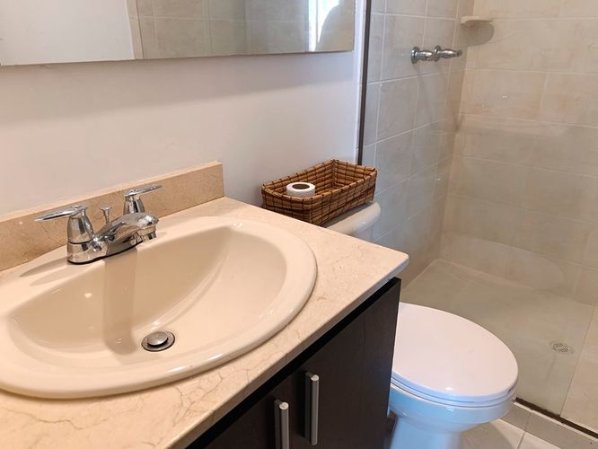 Apartamento de 3 alcobas en arriendo en El Poblado, Medellín, 76 m² · foto 17 de 18