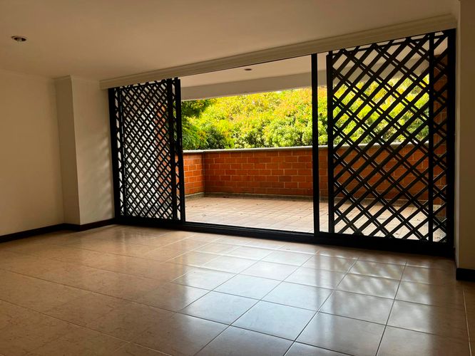 Apartamento de 3 alcobas en arriendo en El Poblado, Medellín, 123 m² · foto 2 de 20
