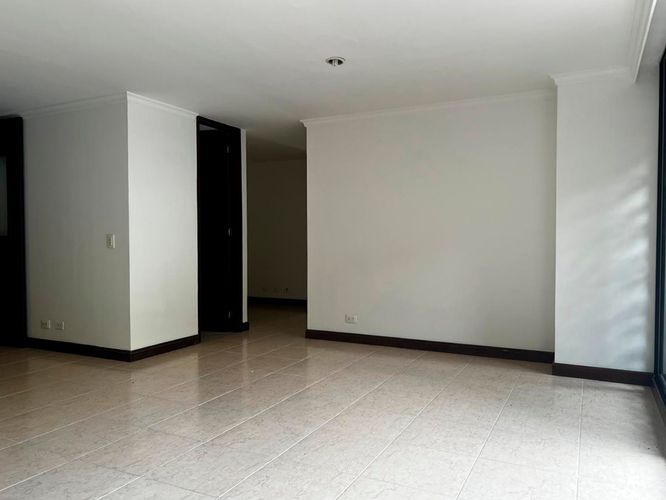 Apartamento de 3 alcobas en arriendo en El Poblado, Medellín, 123 m² · foto 3 de 20