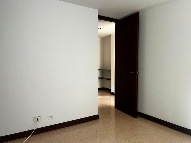 Apartamento de 3 alcobas en arriendo en El Poblado, Medellín, 123 m² · foto 8 de 20