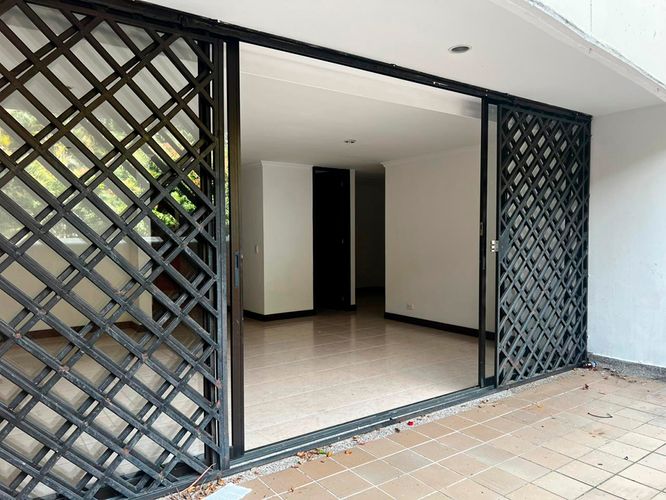 Apartamento de 3 alcobas en arriendo en El Poblado, Medellín, 123 m² · foto 19 de 20