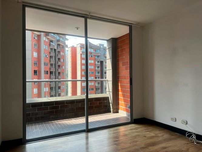 Apartamento de 3 alcobas en arriendo en Camino Verde, Envigado, 97 m² · foto 2 de 17