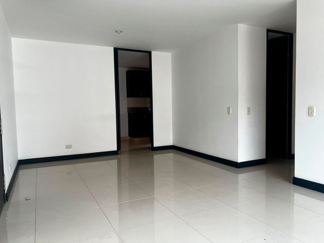 Apartamento de 3 alcobas en arriendo en Camino Verde, Envigado, 97 m² · foto 4 de 17