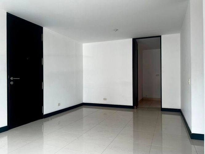 Apartamento de 3 alcobas en arriendo en Camino Verde, Envigado, 97 m² · foto 5 de 17