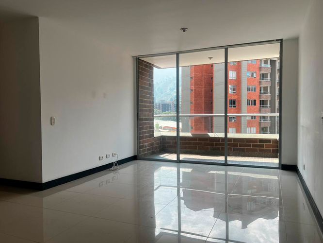 Apartamento de 3 alcobas en arriendo en Camino Verde, Envigado, 97 m² · foto 6 de 17