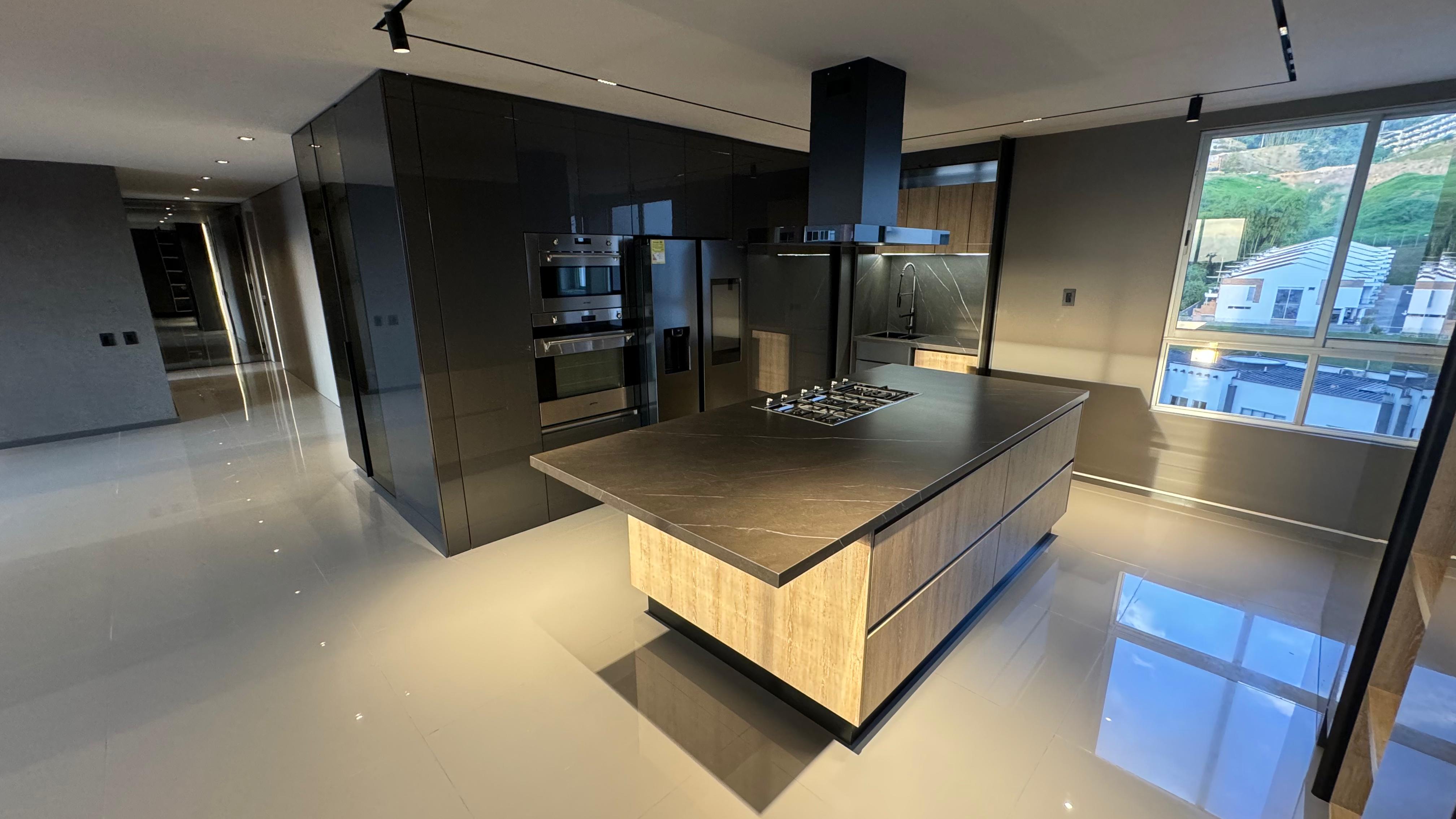Apartamento en venta en Pinares, Pereira · foto 3 de 9