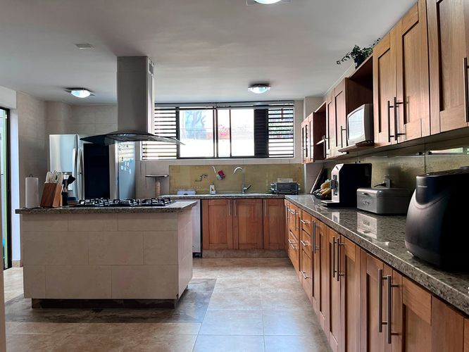 Casa de 4 alcobas en venta en El Poblado, Medellín, 306 m² · foto 6 de 20