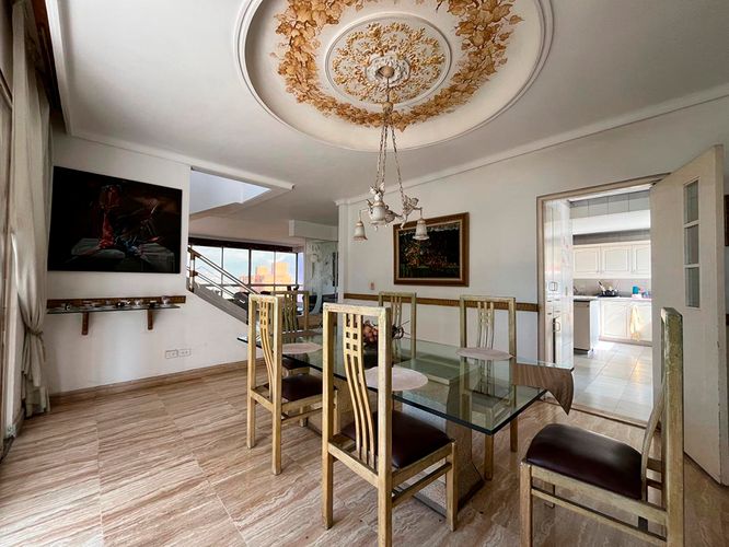 Apartamento de 4 alcobas en venta en El Poblado, Medellín, 425 m² · foto 3 de 17