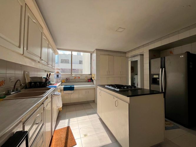 Apartamento de 4 alcobas en venta en El Poblado, Medellín, 425 m² · foto 4 de 17