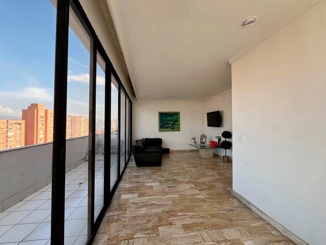 Apartamento de 4 alcobas en venta en El Poblado, Medellín, 425 m² · foto 9 de 17