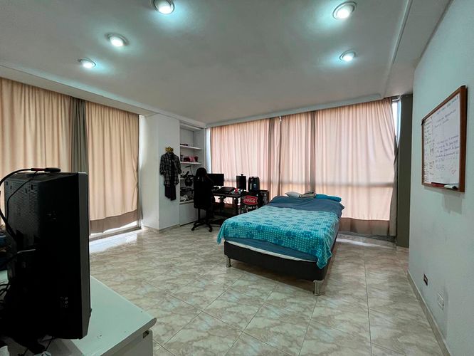 Apartamento de 4 alcobas en venta en El Poblado, Medellín, 425 m² · foto 11 de 17