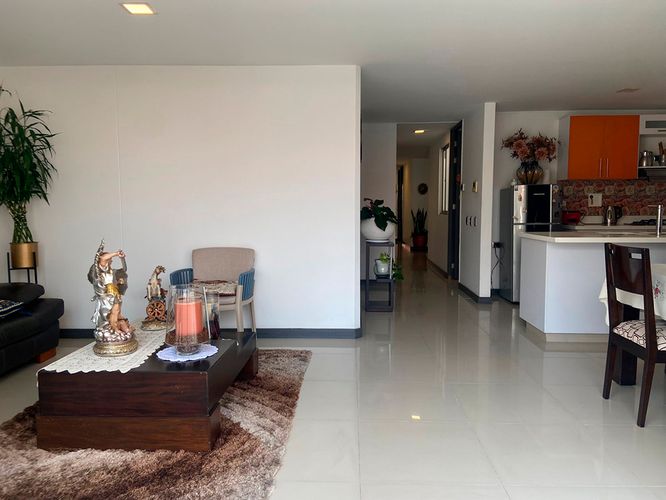 Apartamento de 3 alcobas en venta en Entre Amigos, Sabaneta, 117 m² · foto 2 de 19
