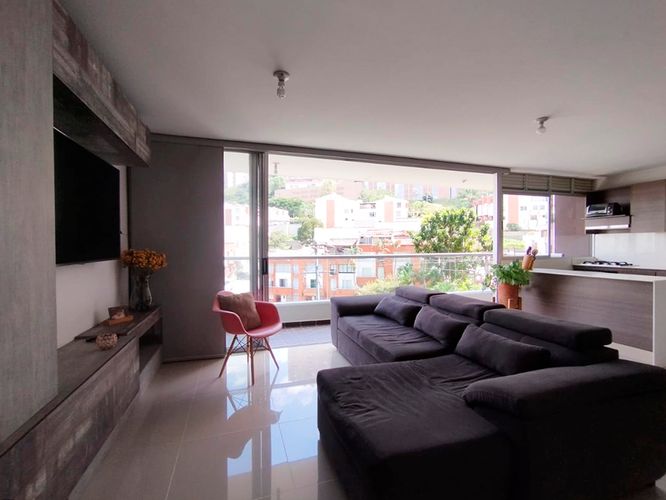 Apartamento de 3 alcobas en venta en El Poblado, Medellín, 87 m² · foto 2 de 16